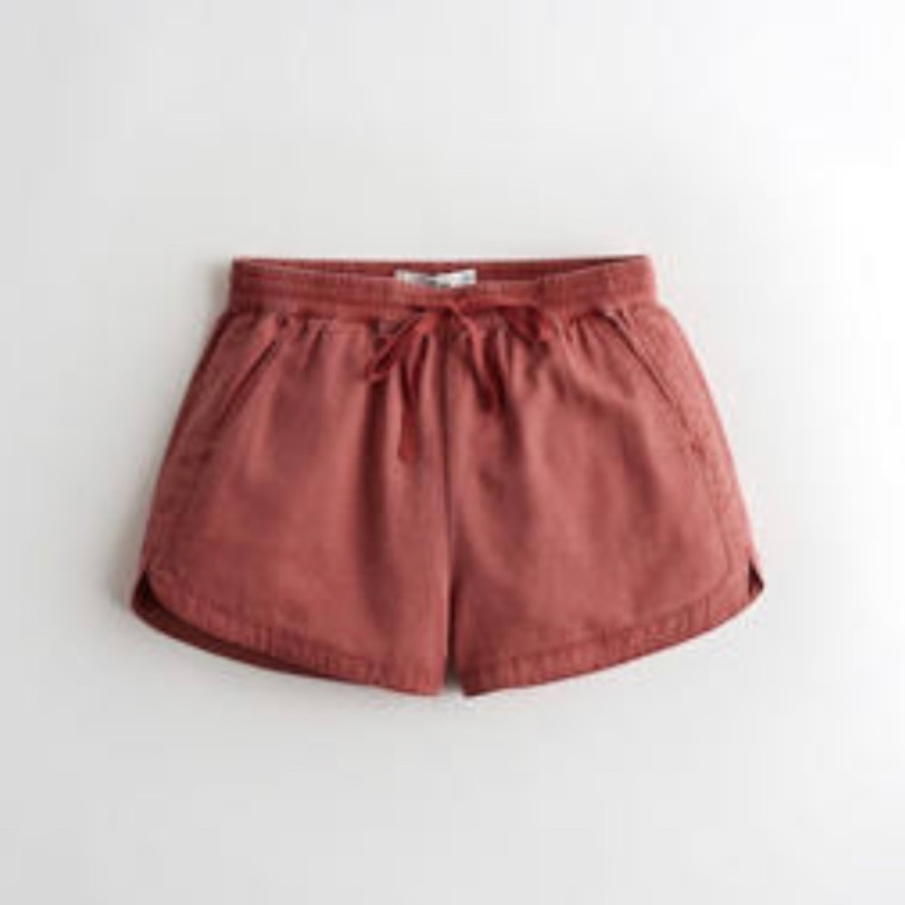 Hollister Ultra High-Rise Curved Hem Woven Short